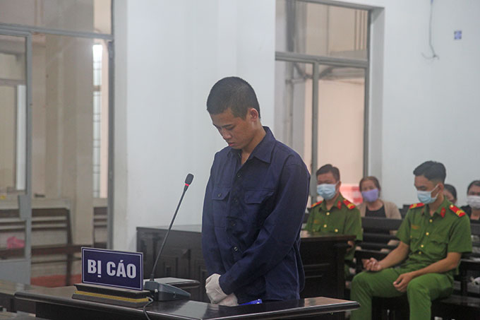 Vào tù vì đâm chết người