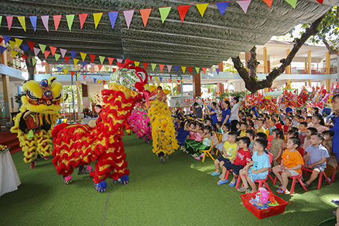 &quot;Vui Tết trung thu&quot; Trường mầm non Lý Tự Trọng