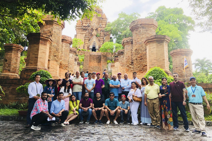 Đoàn famtrip Ấn Độ đến khảo sát tại Khu di tích Tháp Bà Ponagar.