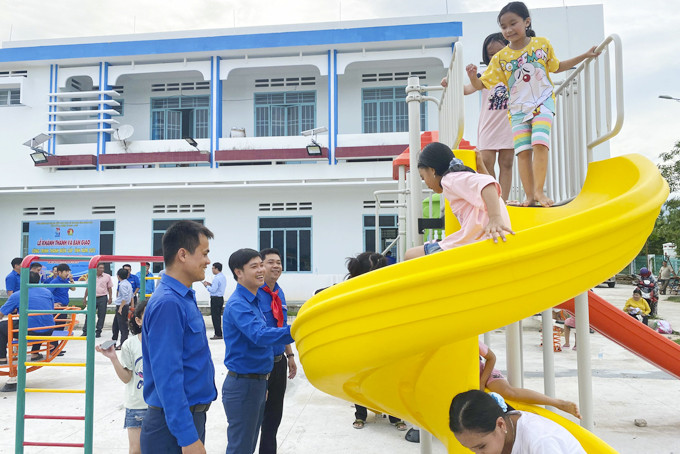 Công trình  thanh niên  khu sinh hoạt, vui chơi, học tập cho thiếu nhi  tại Nhà Thiếu nhi huyện Vạn Ninh.
