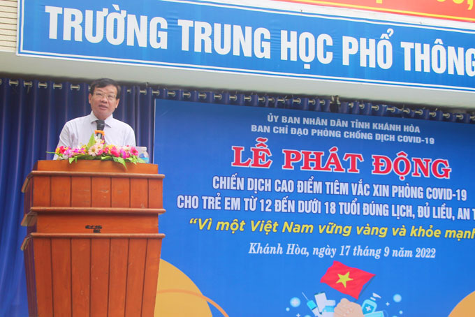 Ông Nguyễn Đình Thoan - Phó Giám đốc Sở Y tế phát động chiến dịch.