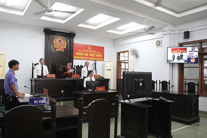 Phiên tòa xét xử trực tuyến bị cáo Nguyễn Ngọc Thiện.