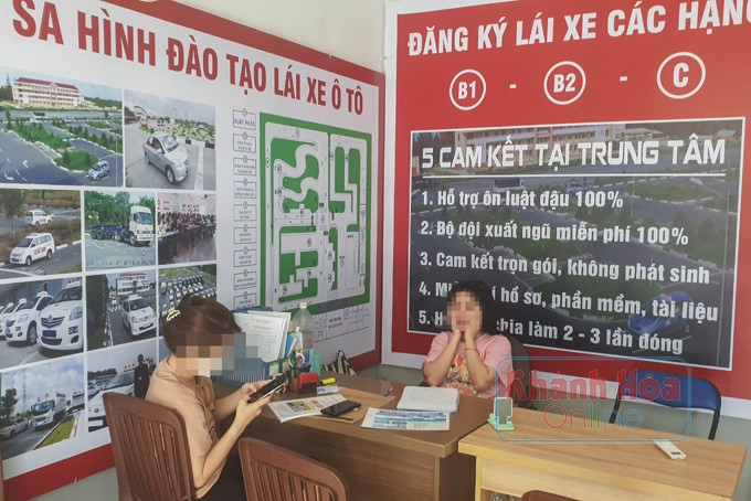 Một văn phòng ghi danh đào tạo lái xe trên đường Phạm văn Đồng (TP. Cam Ranh)