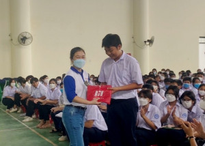 Lễ phát động học sinh, sinh viên nghiêm chỉnh chấp hành pháp luật an toàn giao thông