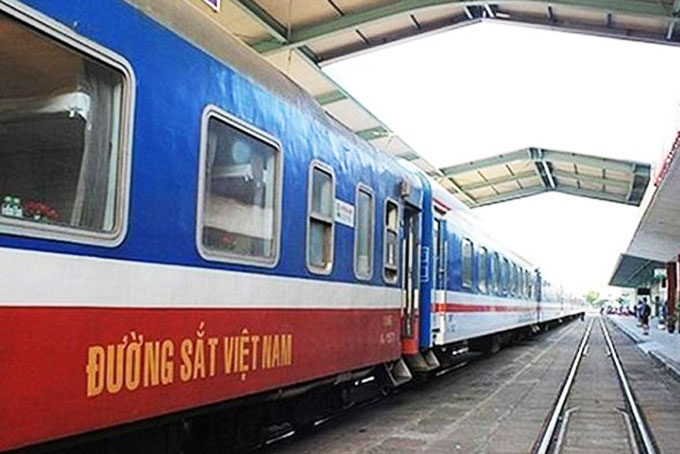 Tạm dừng chạy tàu SE5/SE6 để tránh bão số 4