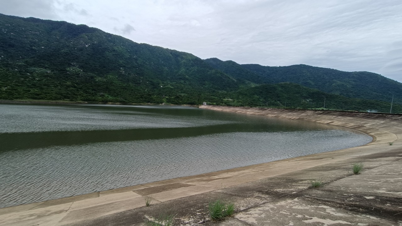 Vạn Ninh: 100% phương tiện tàu thuyền đã vào bờ