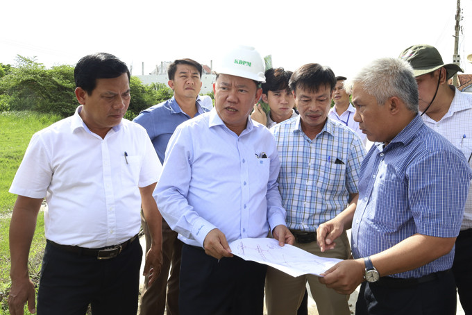 Nguyễn Anh Tuấn kiểm tra thực tế tại Khu tái định cư Ninh Xuân.