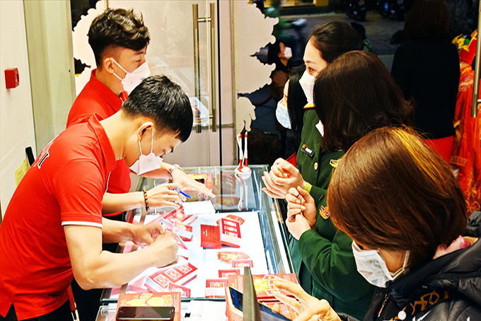 Giao dịch vàng trầm lắng