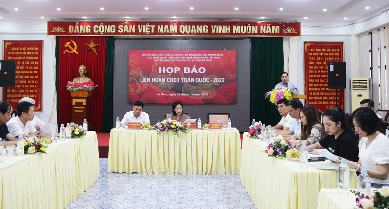 Quang cảnh cuộc họp báo.