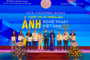 Khanh Hoa artist achieves bronze medal at Vietnam Fine Art Contest and Exhibition 2022