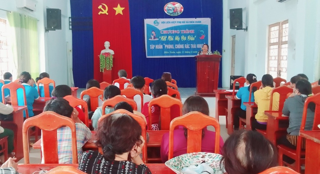 Quang cảnh buổi tập huấn.