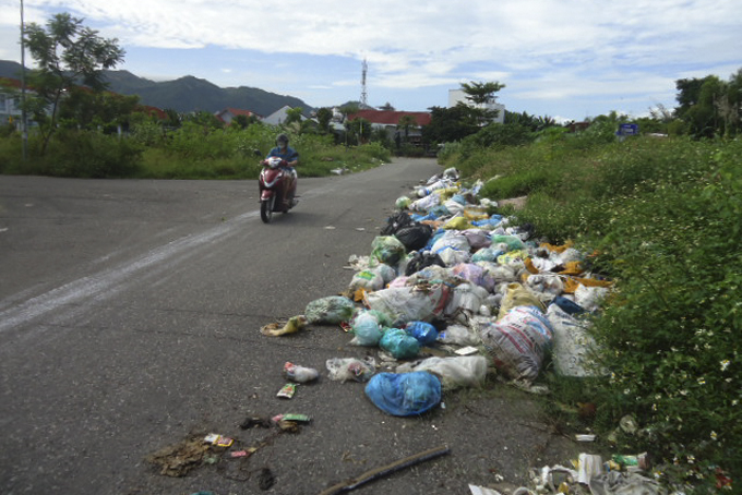 Cần đặt thùng thu gom rác