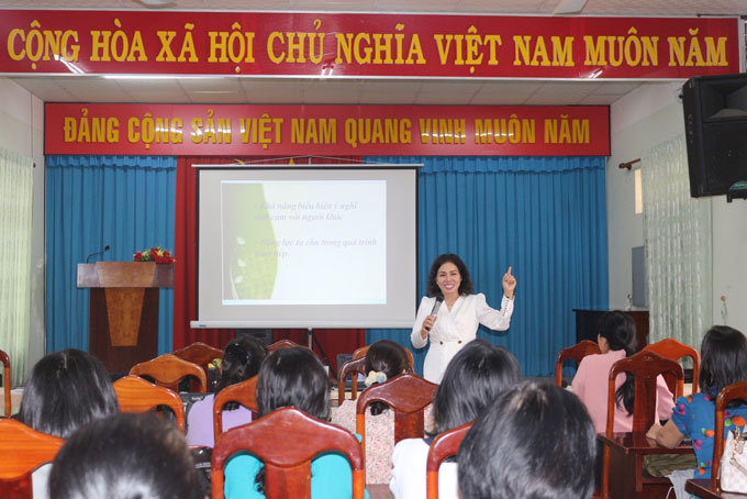 Quang cảnh buổi tập huấn.