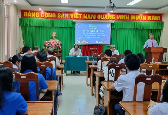 Bồi dưỡng đội tuyển dự thi học sinh giỏi quốc gia