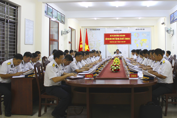 Đoàn công tác kiểm tra tại Lữ đoàn 955.