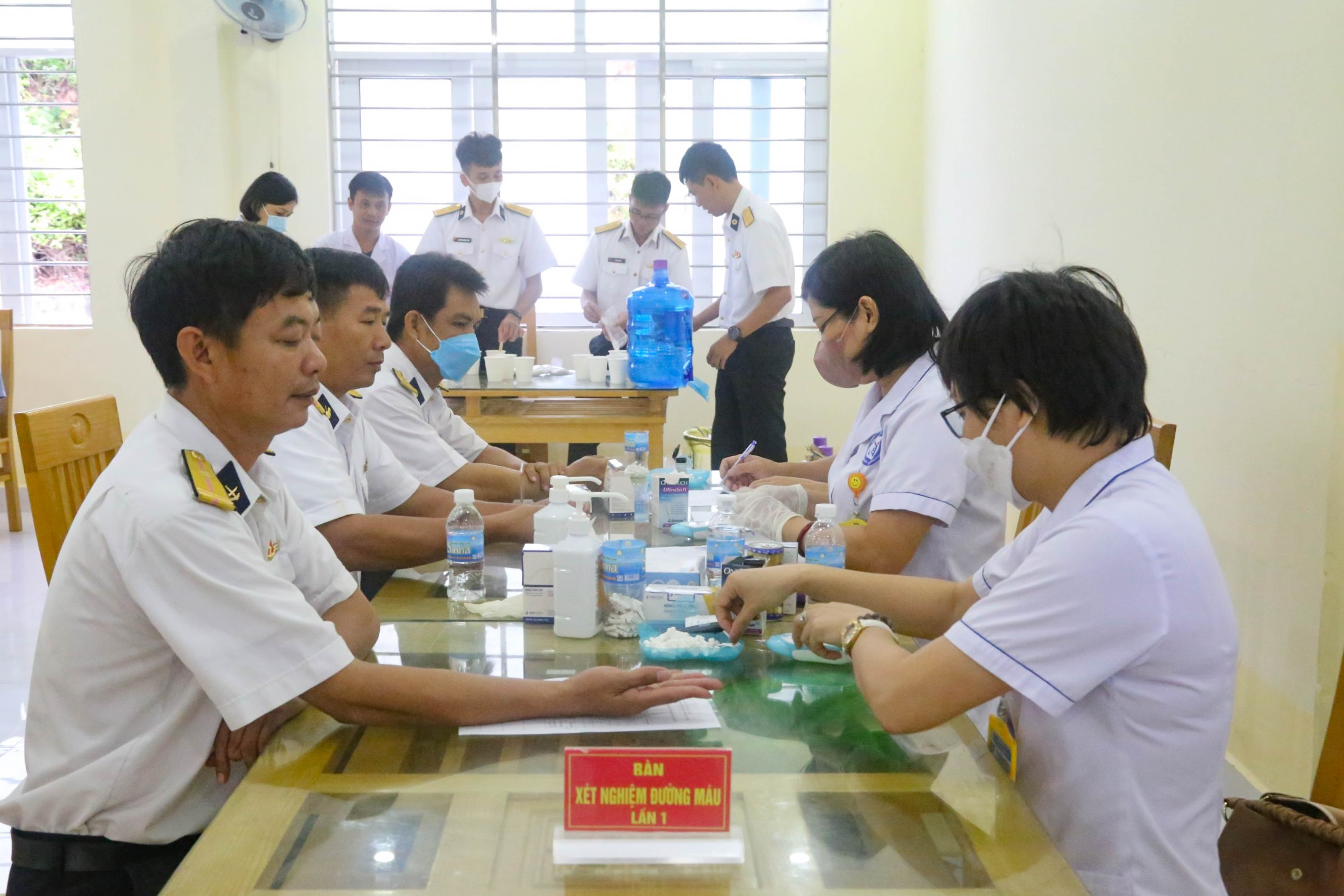 Bệnh viện Nội tiết Trung ương: Khám và tư vấn sức khỏe cho cán bộ, chiến sĩ Lữ đoàn 146