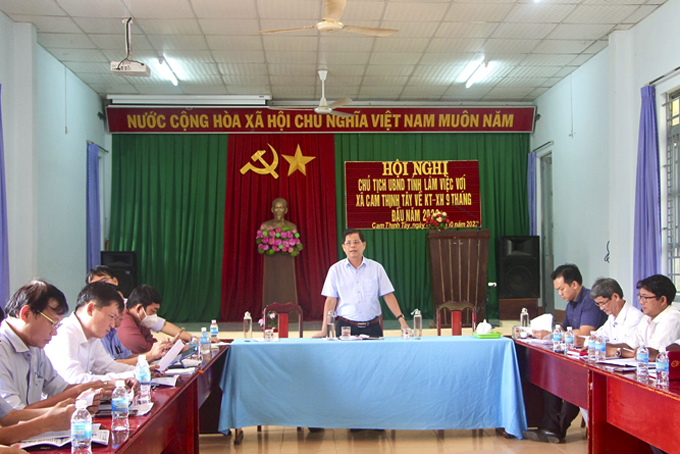 Chủ tịch UBND tỉnh Nguyễn Tấn Tuân làm việc với xã Cam Thịnh Tây