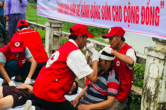 Gần 180 người tham gia diễn tập ứng phó với bão khẩn cấp