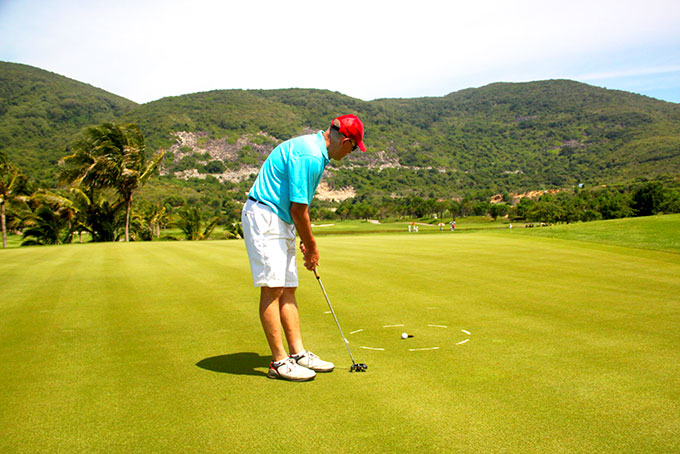 Vinpearl  Golf Nha Trang, first golf course on island in Vietnam