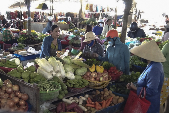 Rau, củ tăng giá cao