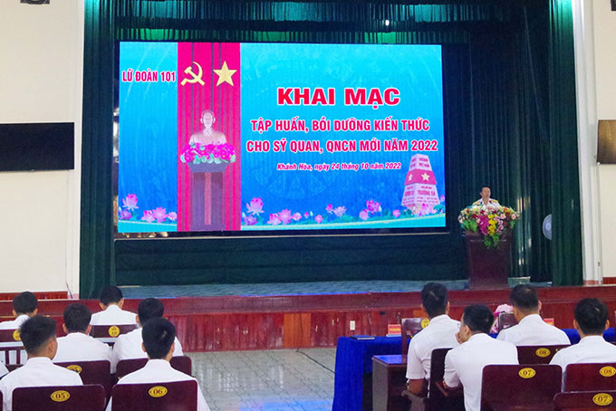 Lữ đoàn 101: Tập huấn, bồi dưỡng kiến thức cho sĩ quan, quân nhân chuyên nghiệp mới