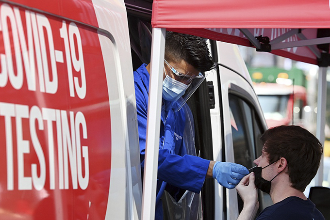 Chuyên gia lo ngại nguy cơ 3 dịch bệnh hô hấp cùng tấn công nước Mỹ