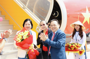 Inaugural flight from Kazakhstan to Khanh Hoa