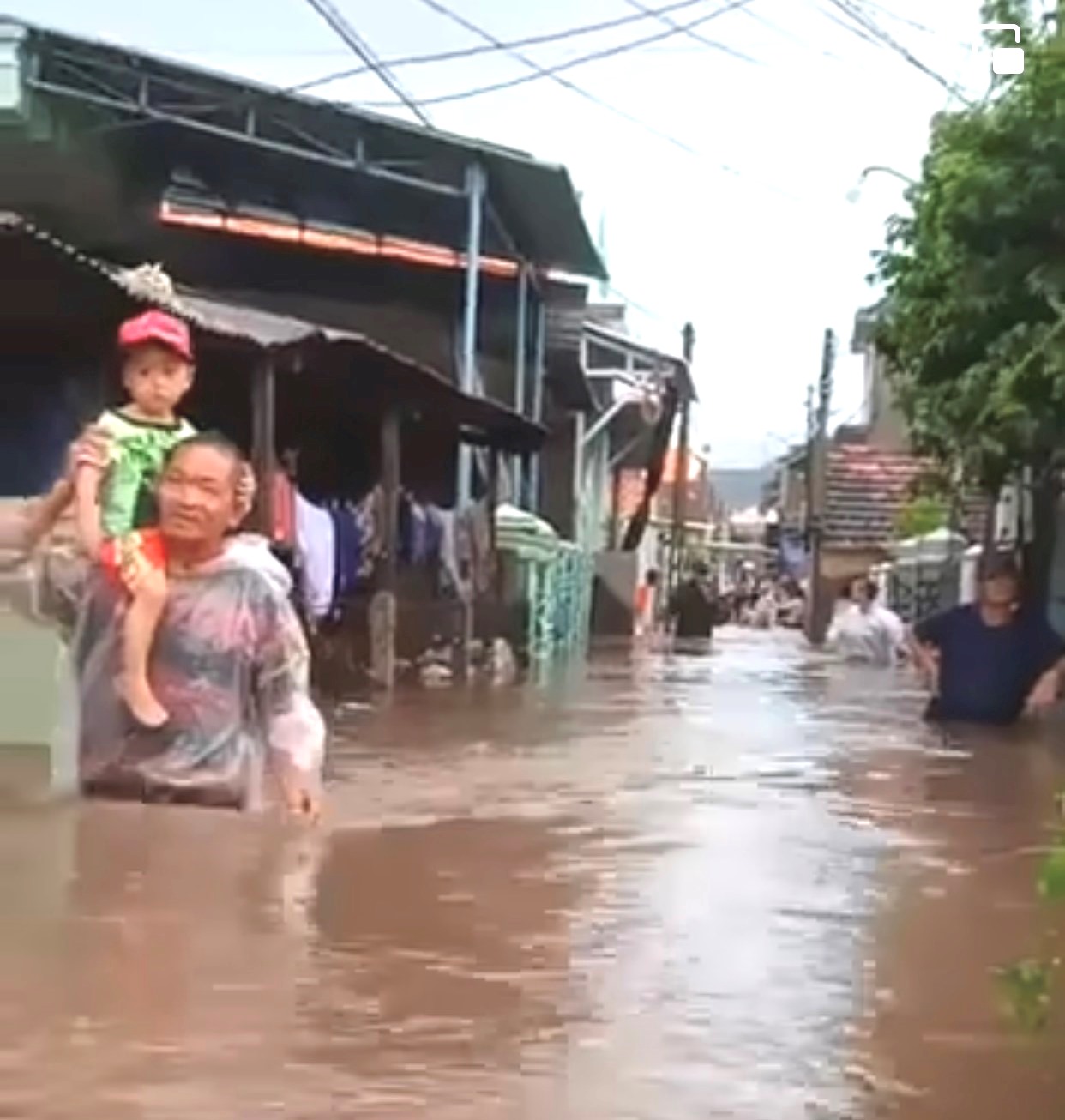Thôn Khải Lương, xã Vạn Thạnh, huyện Vạn Ninh bị ngập sau mưa lớn hôm ngày 8-10-2022.