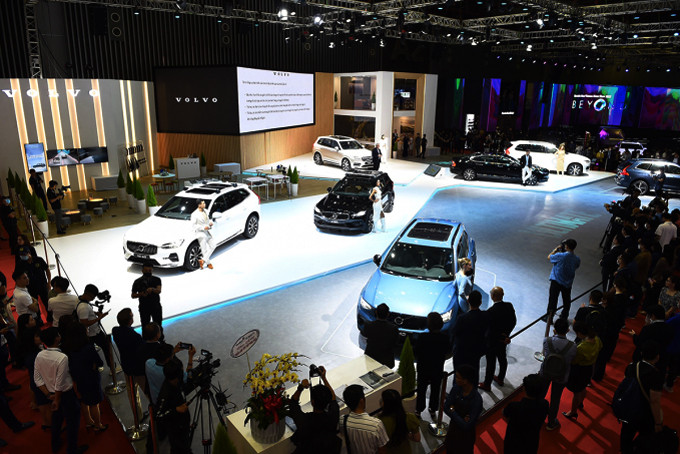  Khu trưng bày Volvo tại VMS 2022 rộng gần 800 m2, trưng bày 7 mẫu xe hybrid mới.