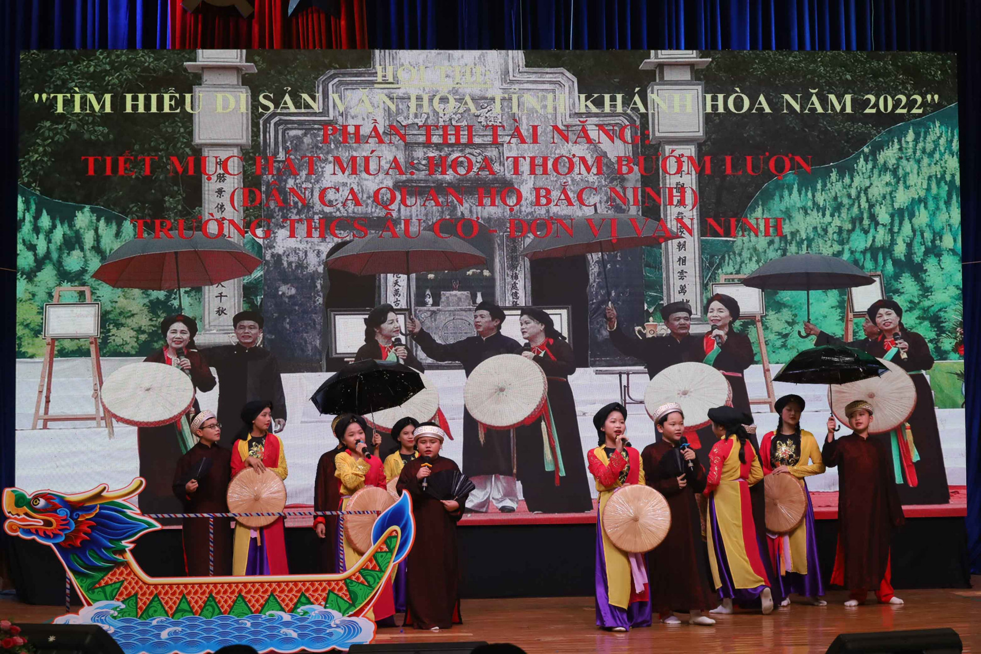 Quan ho performance of Van Ninh’s school