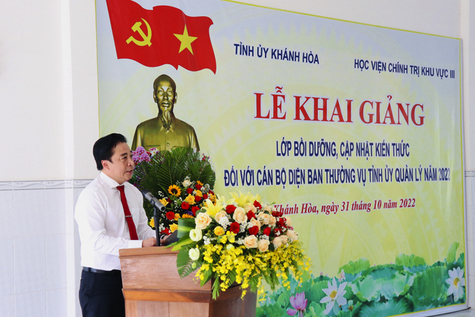 Khai giảng lớp bồi dưỡng, cập nhật kiến thức đối với cán bộ diện Ban Thường vụ Tỉnh ủy quản lý