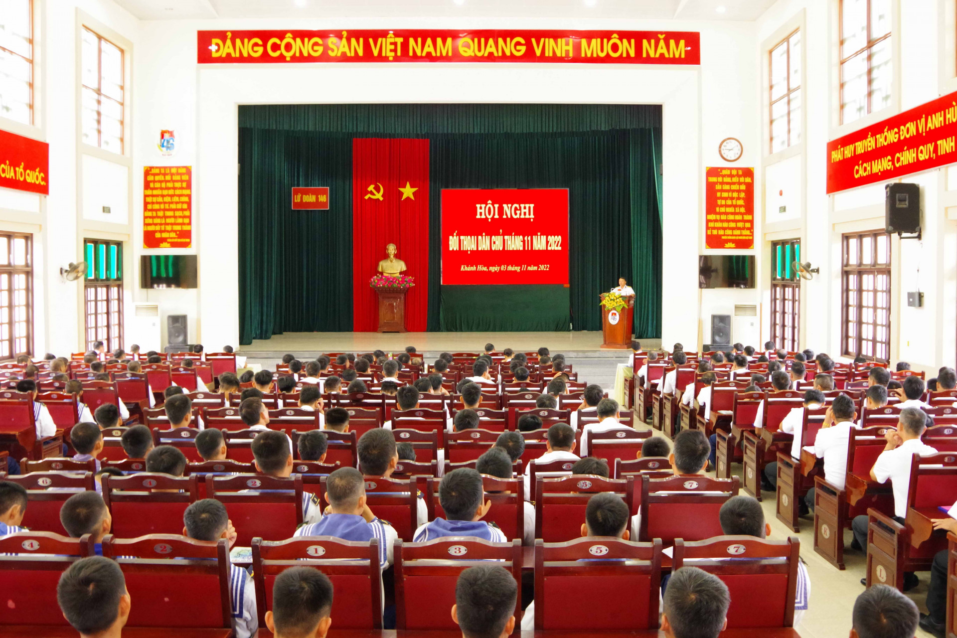 Quang cảnh hội nghị đối thoại