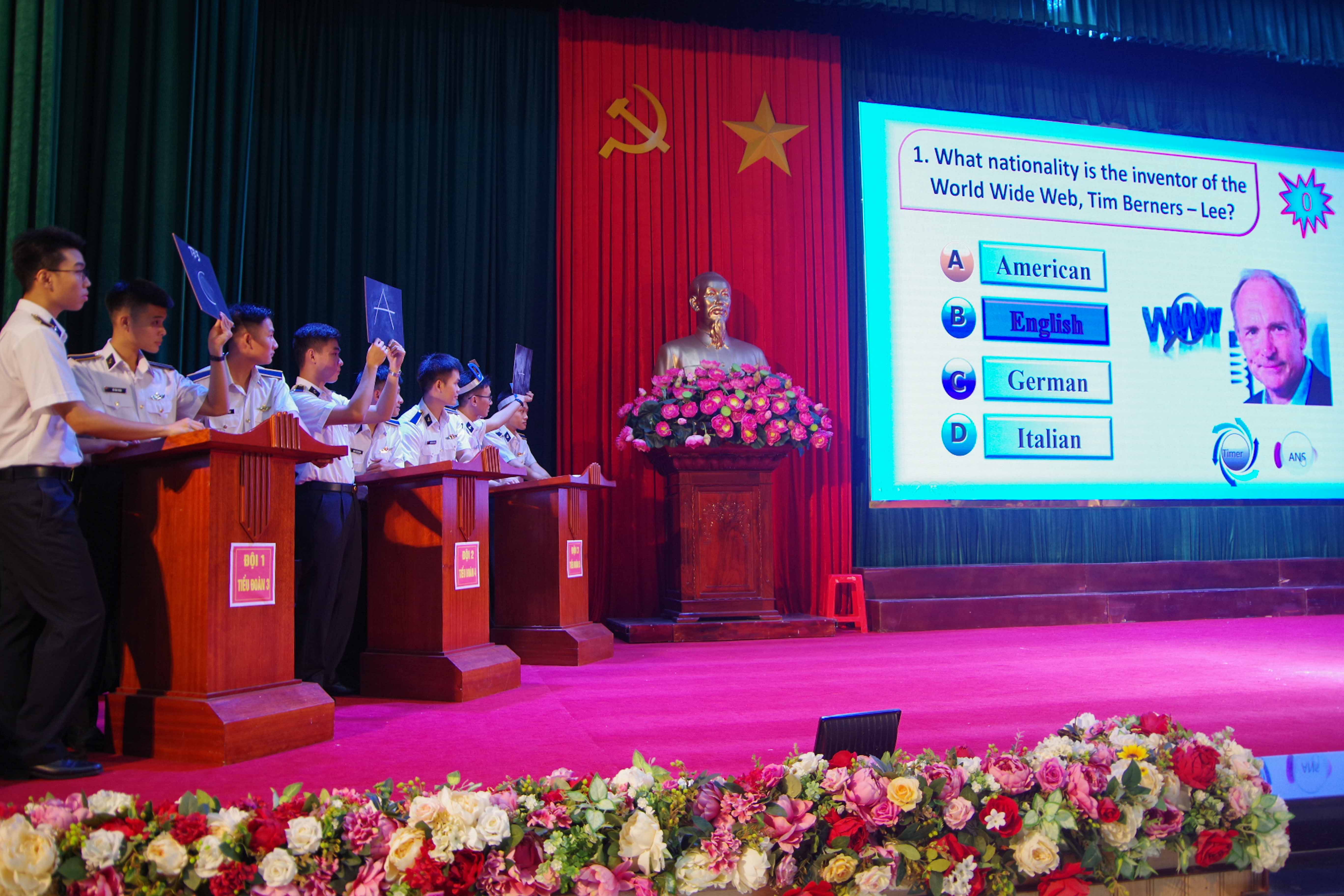 Học viện Hải quân: Tổ chức gala tiếng Anh cho các học viên