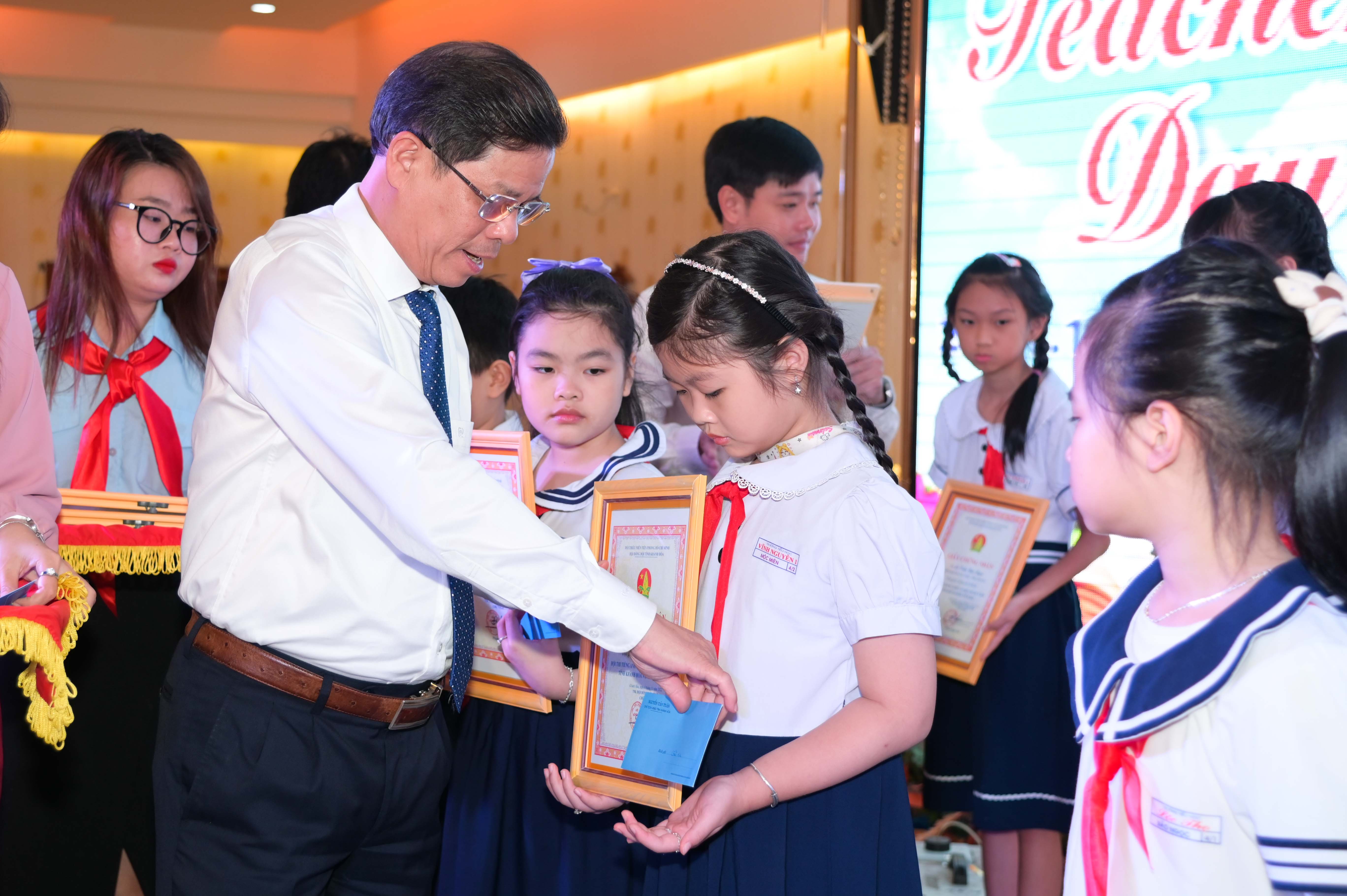 Chung kết Hội thi tiếng Anh online năm 2022