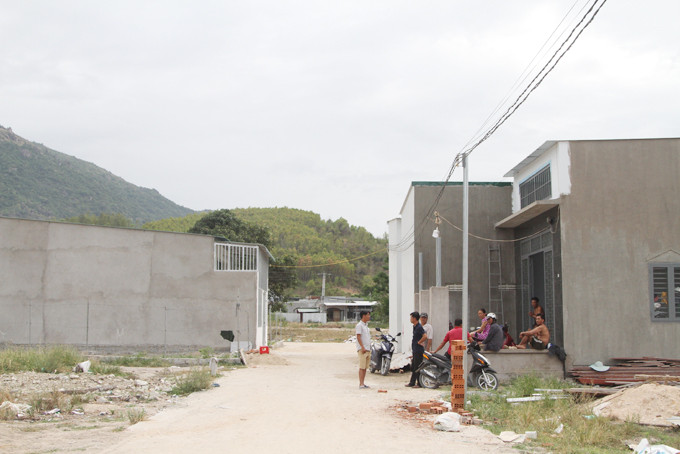 Tình trạng xây dựng trái phép tại khu vực đất công ở thôn Phước Lộc diễn ra phức tạp nhiều năm nay.