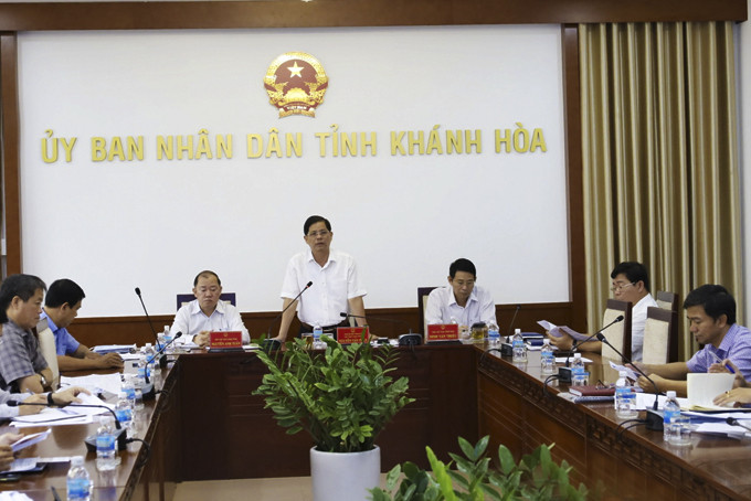 Đồng chí Nguyễn Tấn Tuân phát biểu chỉ đạo tại cuộc họp