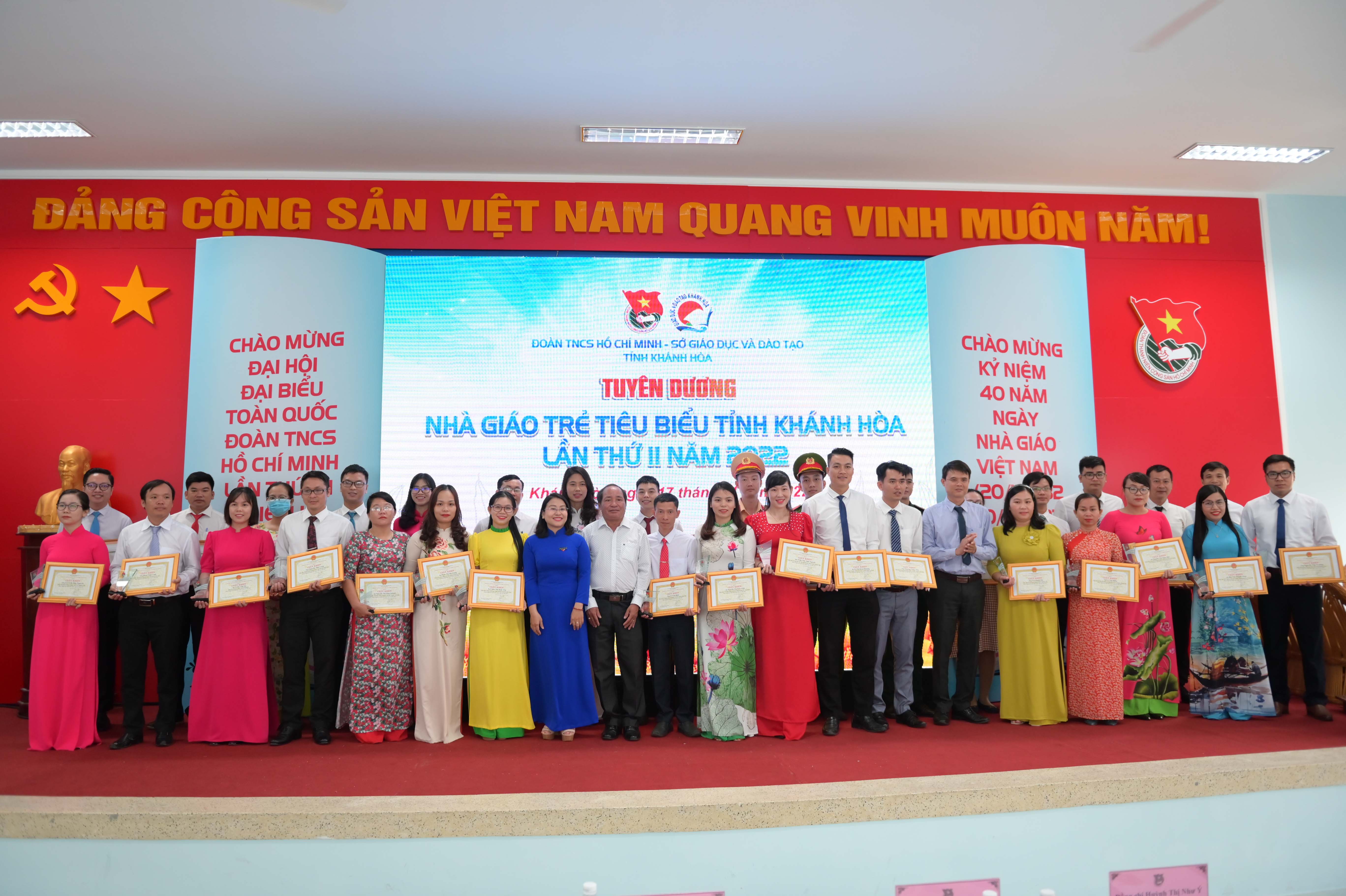 Tuyên dương các nhà giáo trẻ tiêu biểu