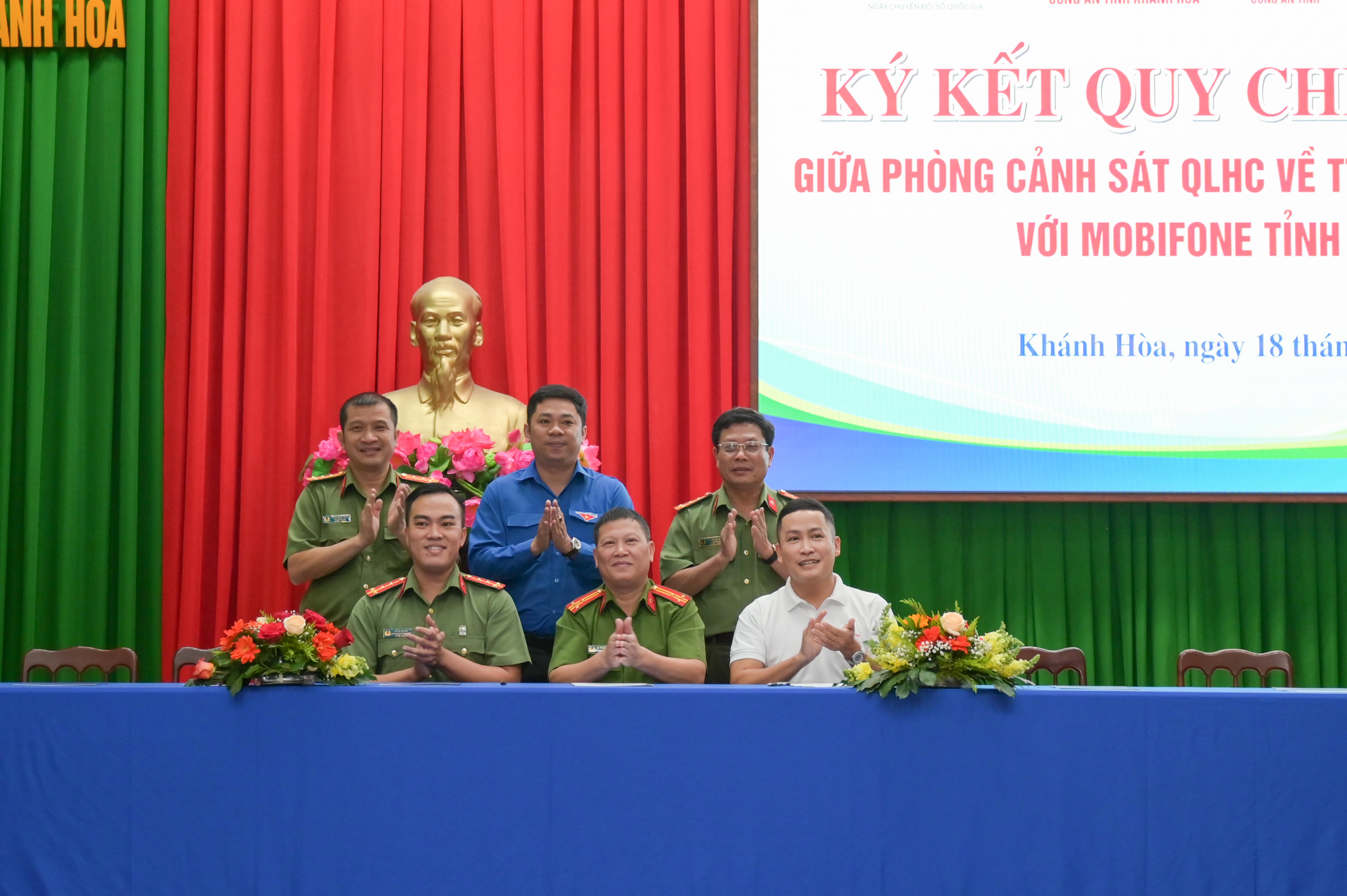 Đẩy mạnh kích hoạt tài khoản định danh điện tử và ứng dụng VneID trong đoàn viên, thanh niên