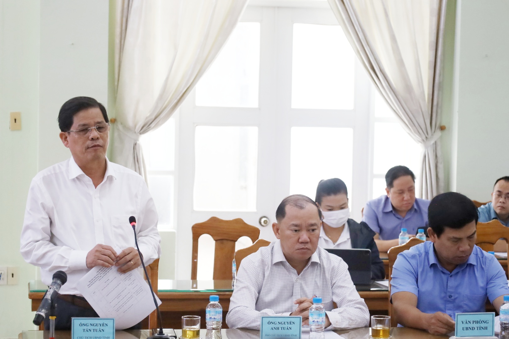 Ông Nguyễn ấn Tuân phát biểu chỉ đạo tạo lễ bàn giao mặt bằng trên địa bàn huyện Vạn Ninh.
