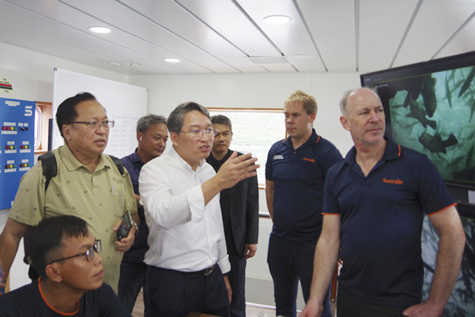 Ông Nguyễn Hải Ninh thăm Công ty TNHH Thủy sản Australis Việt Nam.