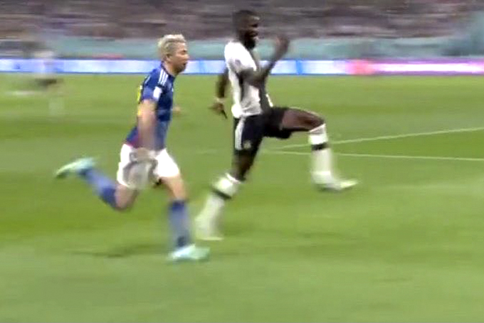 Bước chạy Rudiger và trận thua cay đắng của Đức