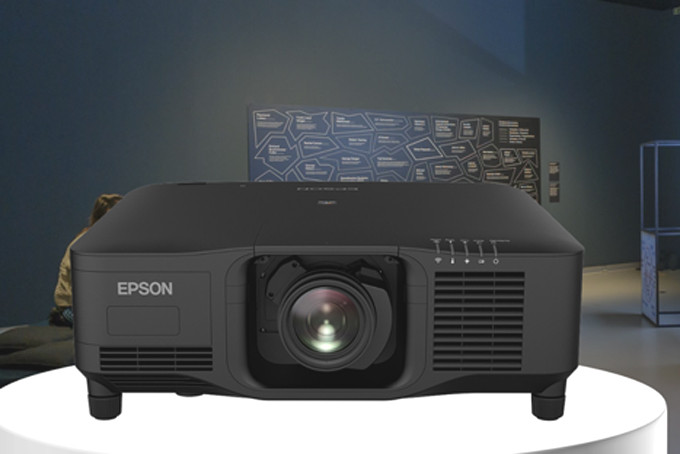 Epson ra mắt máy chiếu 20.000 lumen nhỏ nhất, nhẹ nhất thế giới - ảnh 1  EB-PU2220B được xem là máy chiếu 20.000 lumen nhỏ nhất và nhẹ nhất thế giới