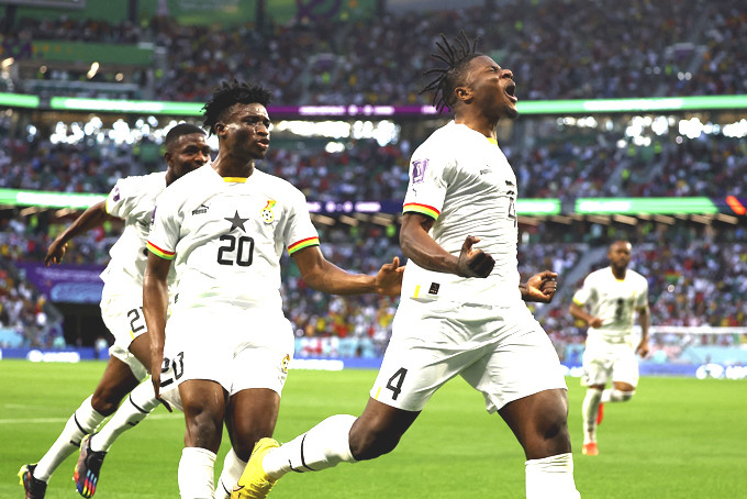 Các cầu thủ Ghana ăn mừng bàn thắng vào lưới đội tuyển Hàn Quốc.