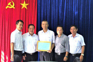 Công đoàn PC Khánh Hòa: Trao gần 250 triệu đồng cho 2 đoàn viên bị bệnh hiểm nghèo