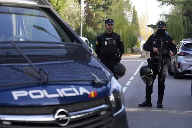 An ninh Tây Ban Nha được tăng cường sau khi phát hiện bom thư. (Nguồn: AP) 