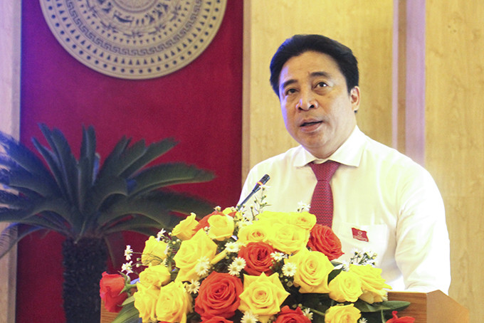 Ông Nguyễn Khắc Toàn phát biểu tại kỳ họp.
