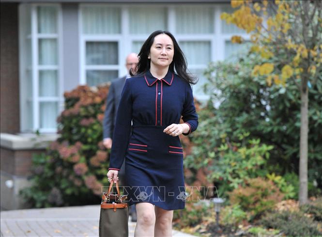 Giám đốc Tài chính của tập đoàn công nghệ Huawei (Trung Quốc) Mạnh Vãn Châu tới tòa án ở Vancouver, British Columbia, Canada. Ảnh tư liệu: AFP/TTXVN