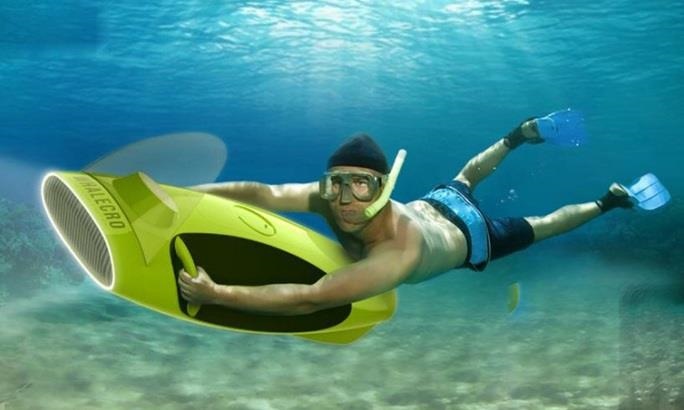 Sinh viên chế tạo máy hút rác '2 trong 1' dưới nước