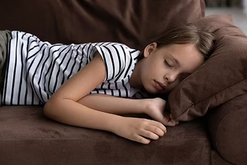 Giấc ngủ trưa giúp cải thiện khả năng nhận thức và ghi nhớ. Ảnh: SHUTTERSTOCK