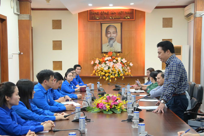 Ông Nguyễn Khắc Toàn phát biểu chỉ đạo tại buổi gặp mặt.